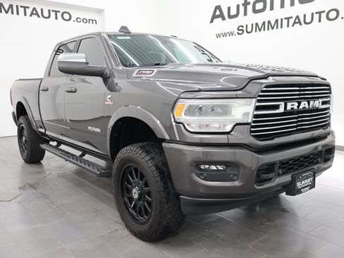 Used 2022 RAM 2500 Laramie AWD/4WD image 2