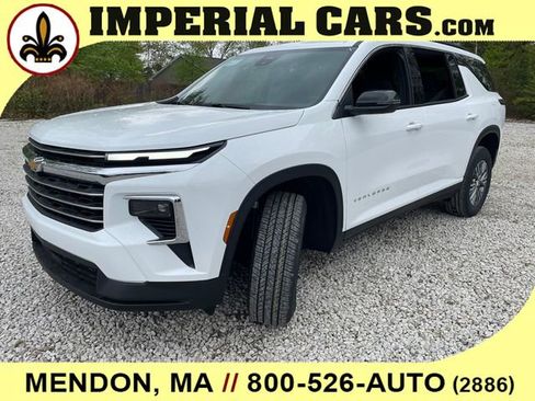 New 2026 Chevrolet Traverse LT w/ LPO, Floor Liner Package AWD/4WD image 5