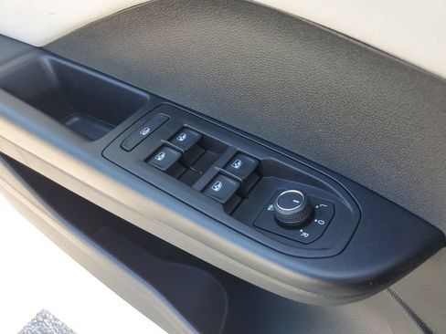 New 2026 Volkswagen Taos S AWD/4WD image 30