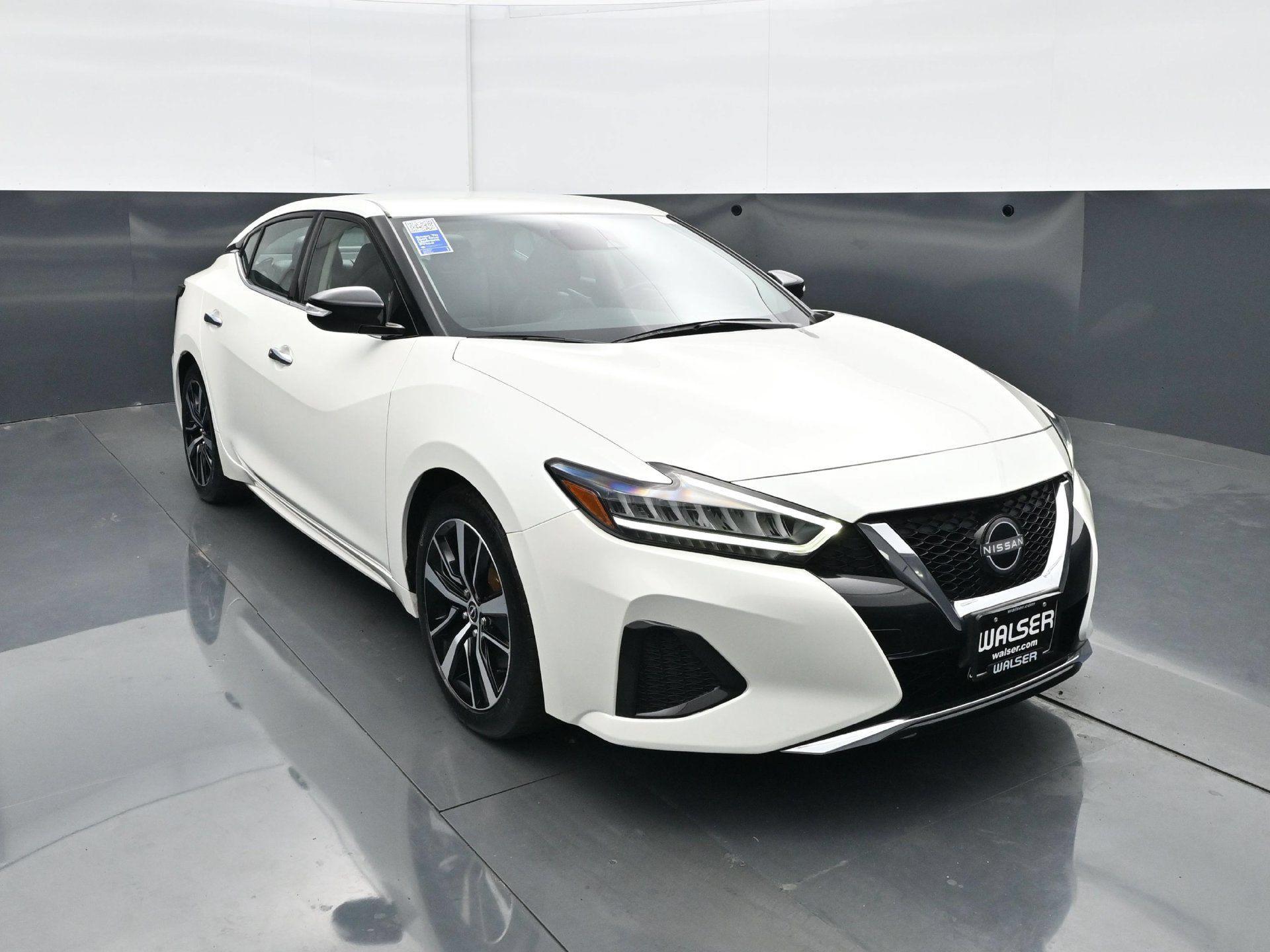 Used 2023 Nissan Maxima SV w/ Floor Mat Group FWD image 11