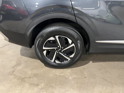Used 2023 Kia Sportage LX AWD/4WD image 38