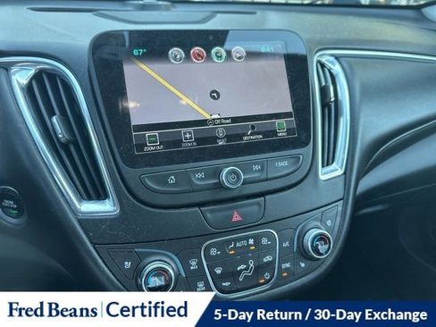 Used 2016 Chevrolet Malibu Premier w/ Driver Confidence Package II FWD image 18