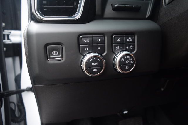 Used 2024 GMC Sierra 3500 Denali Ultimate AWD/4WD image 6