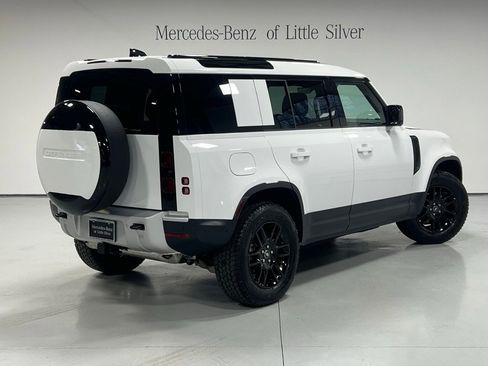 Used 2025 Land Rover Defender 110 S image 6