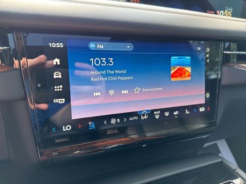 Used 2025 Lincoln Navigator Black Label image 13