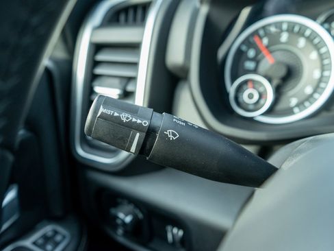 Used 2024 RAM 2500 Big Horn w/ Sport Appearance Package image 26