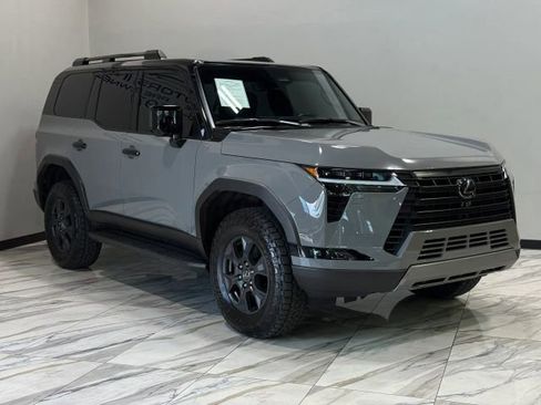 Used 2024 Lexus GX 550 image 4