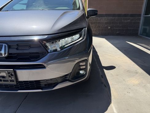 Used 2025 Honda Odyssey EX-L image 11