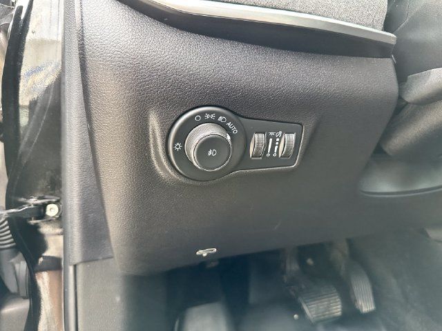 Used 2022 Jeep Compass Latitude w/ Sun and Sound Group FWD image 14