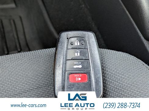 Used 2020 Toyota Corolla SE w/ SE Premium Package FWD image 26