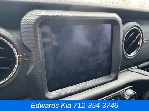 Used 2021 Jeep Gladiator Overland image 25