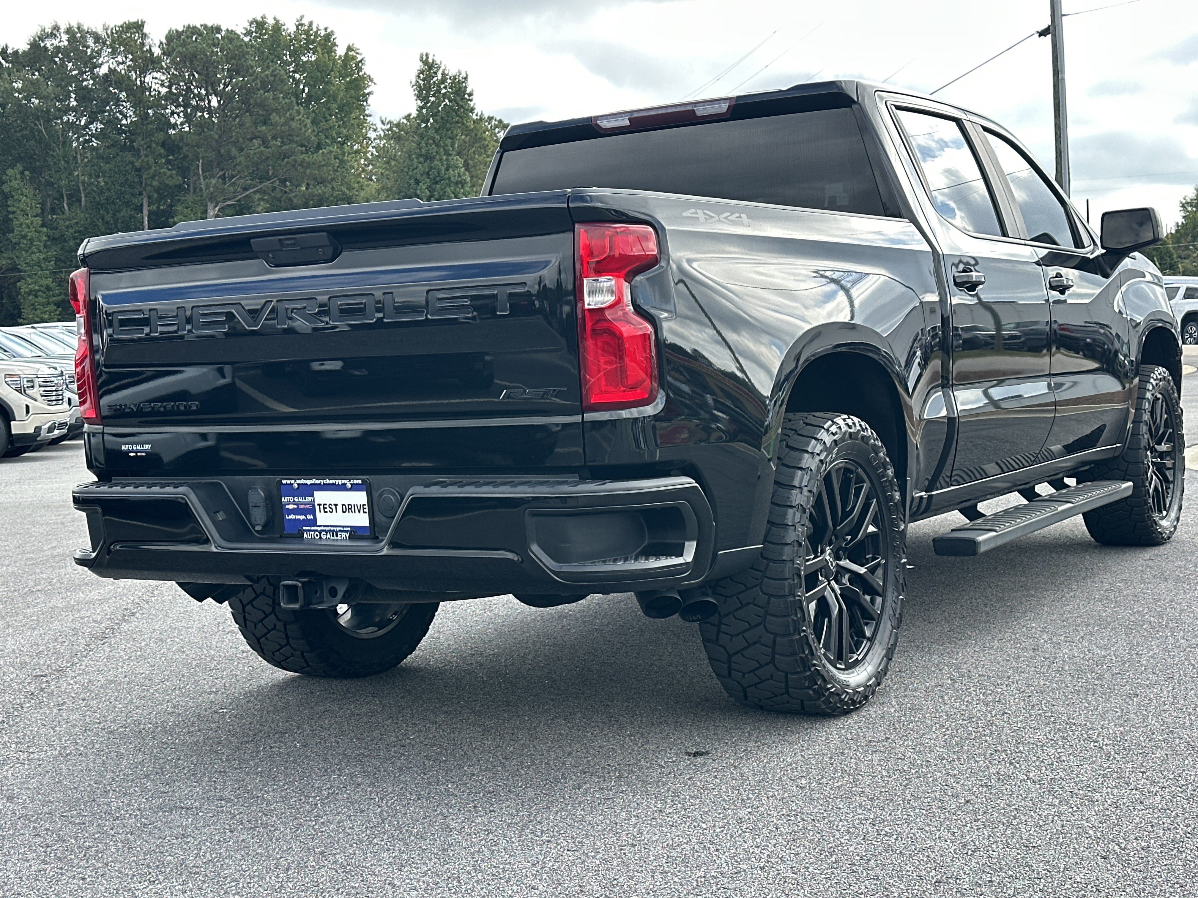 Used 2021 Chevrolet Silverado 1500 RST w/ Bed Protection Package AWD/4WD image 6