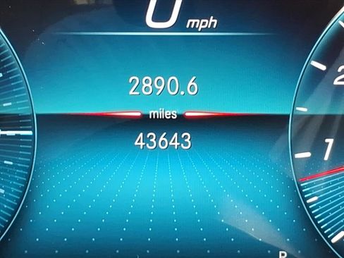 Used 2022 Mercedes-Benz GLE 350 4MATIC image 22