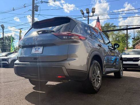 Used 2024 Nissan Rogue S FWD image 8