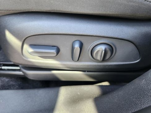 Used 2023 Chevrolet TrailBlazer LT image 19