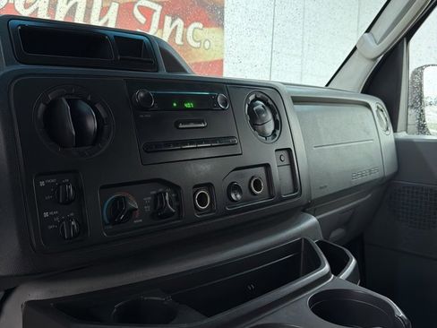 Used 2011 Ford E-350 and Econoline 350 XL w/ PWR Windows & Locks Group image 24