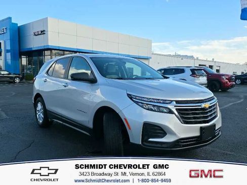 Used 2022 Chevrolet Equinox LS w/ LS Convenience Package image 3