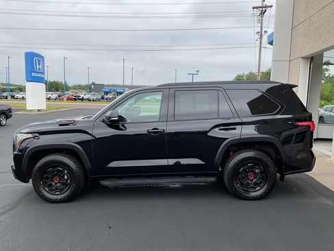 Used 2023 Toyota Sequoia TRD Pro AWD/4WD image 8