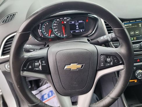 Used 2019 Chevrolet Trax LT w/ LT Convenience Package image 20