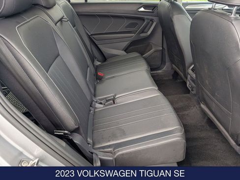 Used 2023 Volkswagen Tiguan SE image 31