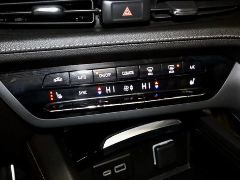 Used 2023 Buick Envision Essence w/ Sport Touring Package image 32