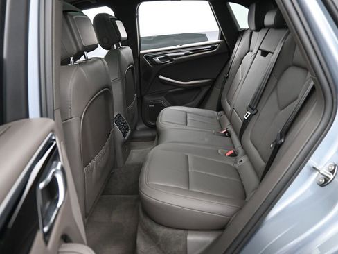 Certified 2022 Porsche Macan image 25