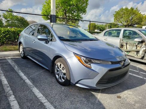 Used 2025 Toyota Corolla LE FWD image 3