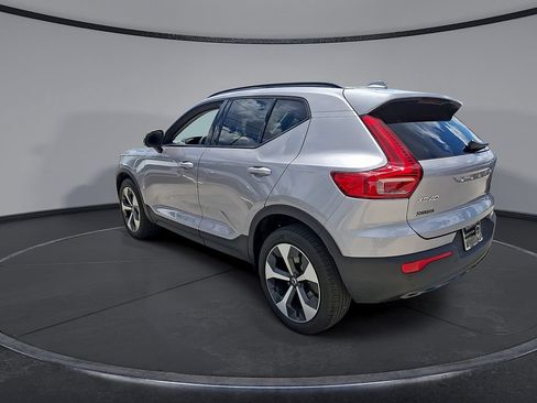 Certified 2026 Volvo XC40 B5 Plus AWD/4WD image 28