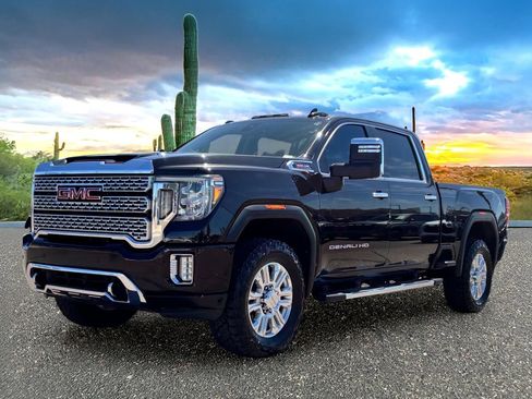 Used 2020 GMC Sierra 2500 Denali AWD/4WD image 2