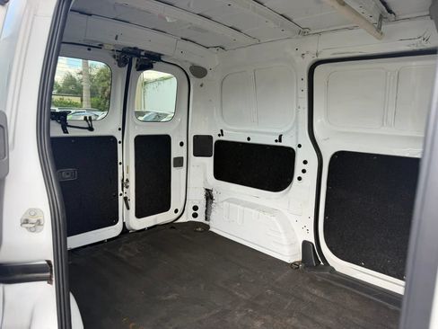 Used 2014 Nissan NV200 SV w/ Technology Package FWD image 13