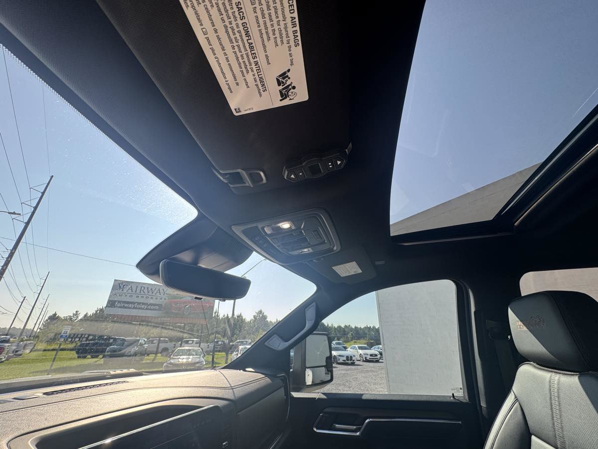 Used 2025 Chevrolet Silverado 3500 High Country w/ High Country Premium Package AWD/4WD image 19