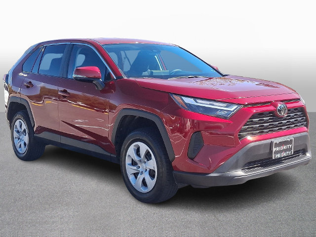 Used 2025 Toyota RAV4 LE AWD/4WD image 3