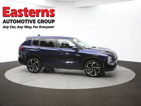 Used 2023 Mitsubishi Outlander SE image 44