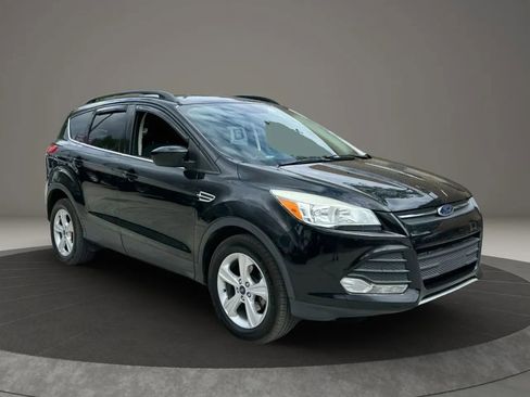 Used 2016 Ford Escape SE w/ Equipment Group 201A image 1