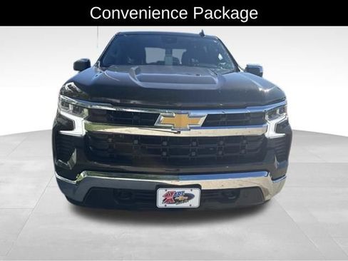 Used 2023 Chevrolet Silverado 1500 LT AWD/4WD image 2