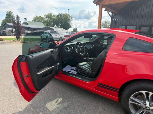Used 2014 Ford Mustang Premium RWD image 7