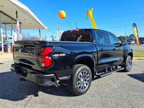Used 2024 Chevrolet Colorado LT w/ LT Convenience Package III image 17