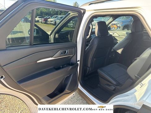 Used 2025 Ford Explorer ST-Line AWD/4WD image 18