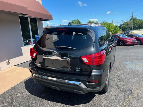 Used 2019 Nissan Pathfinder SL AWD/4WD image 6