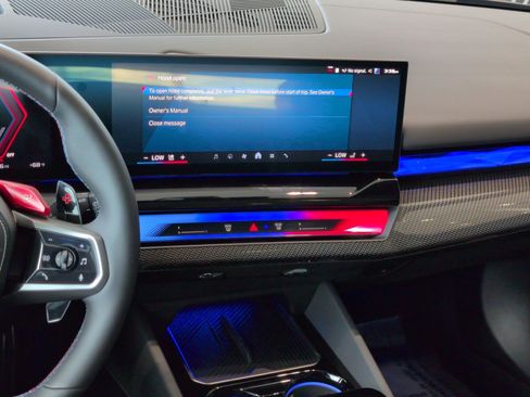 Used 2025 BMW M5 Touring w/ Executive Package image 30