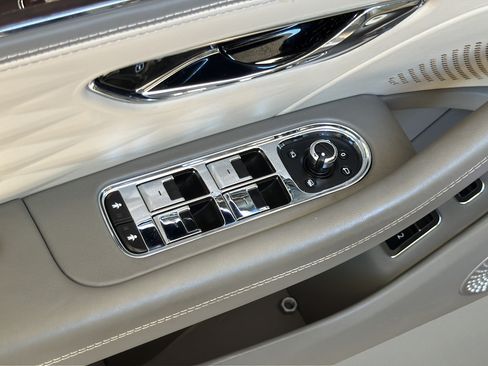 Used 2021 Bentley Flying Spur W12 AWD/4WD image 14
