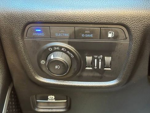 Used 2022 Jeep Grand Cherokee Limited 4xe image 18