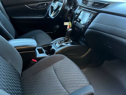 Used 2020 Nissan Rogue S FWD image 18