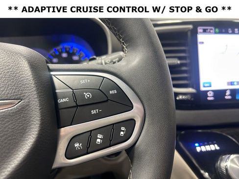 Certified 2024 Chrysler Pacifica Touring-L image 5
