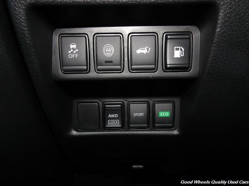 Used 2020 Nissan Rogue SV AWD/4WD image 22