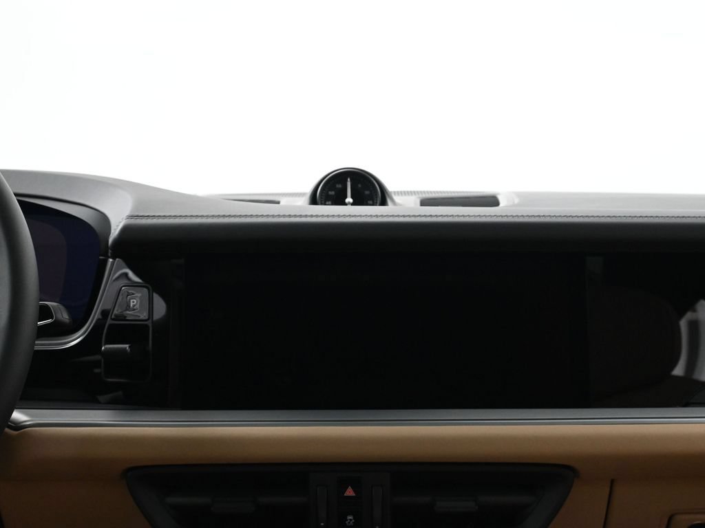 Certified 2026 Porsche Cayenne E-Hybrid Coupe AWD/4WD image 11