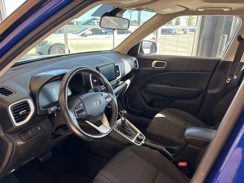 Used 2024 Hyundai Venue SEL FWD image 20