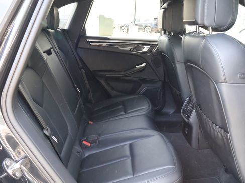 Certified 2023 Porsche Macan AWD/4WD image 25