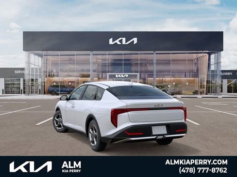 New 2026 Kia K4 FWD image 4
