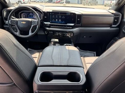 Certified 2023 Chevrolet Silverado 1500 High Country w/ High Country Premium Package AWD/4WD image 22